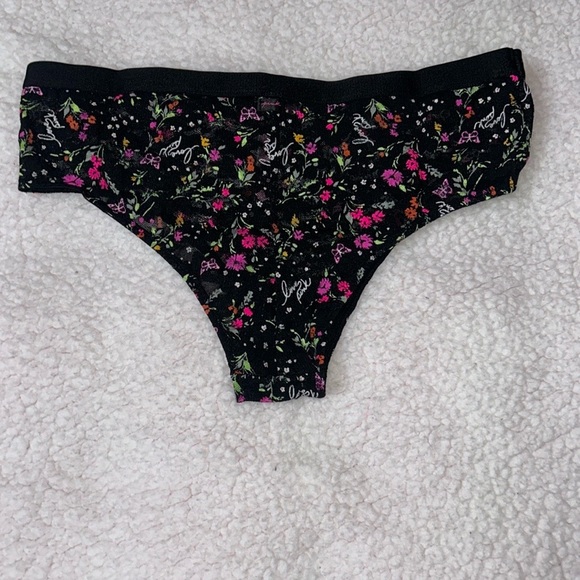 PINK Victoria's Secret Black and Pink Bra Intimates Sleepwear - Picture 5 of 10